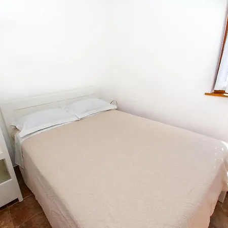 House Mate Semesterbostad Pašman