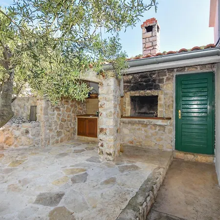 Prázdninový dům House Mate Pašman