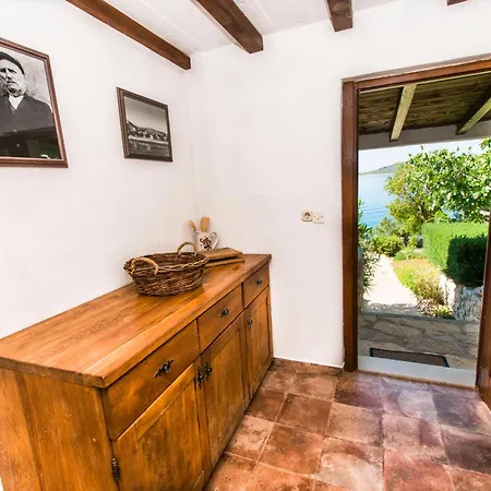 Feriehus House Mate Pašman