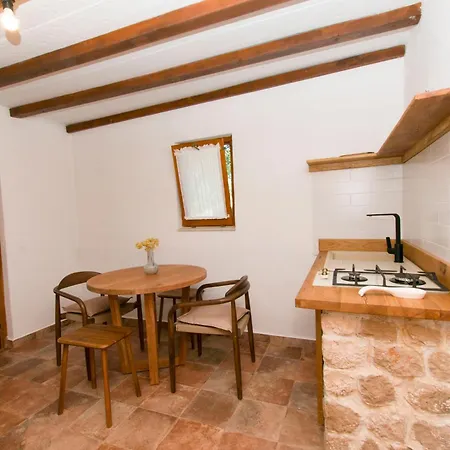 House Mate Feriehus Pašman